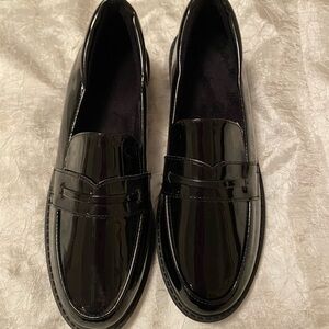 Women’s shiny black loafers, size 9/40
